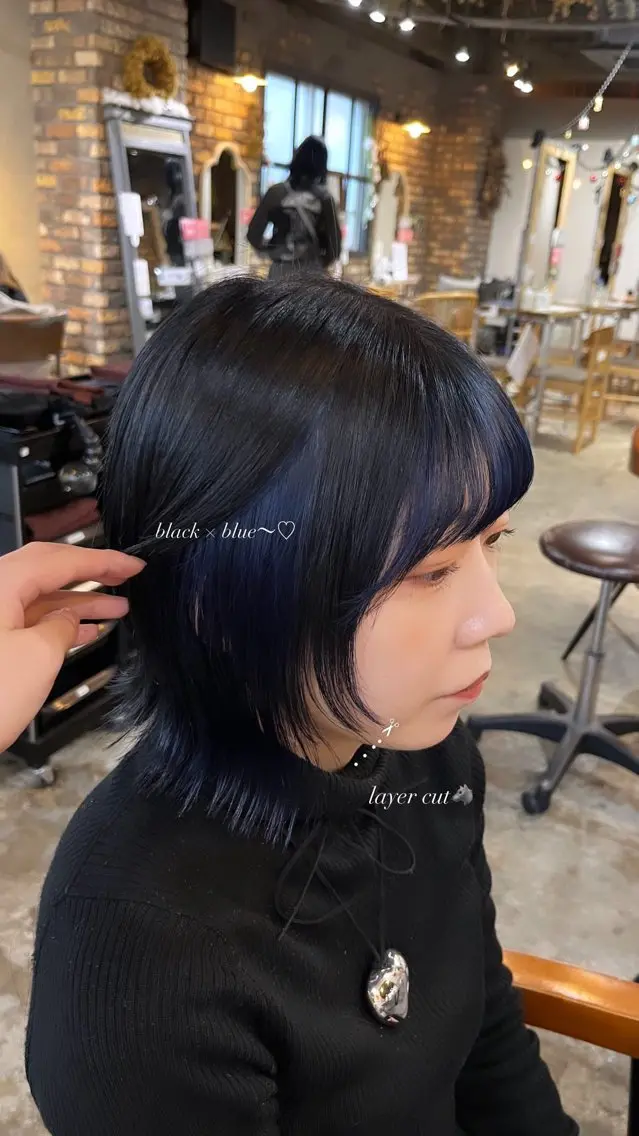 ミディアム レイヤーカット 小顔カット 光本 杏のヘアスタイル