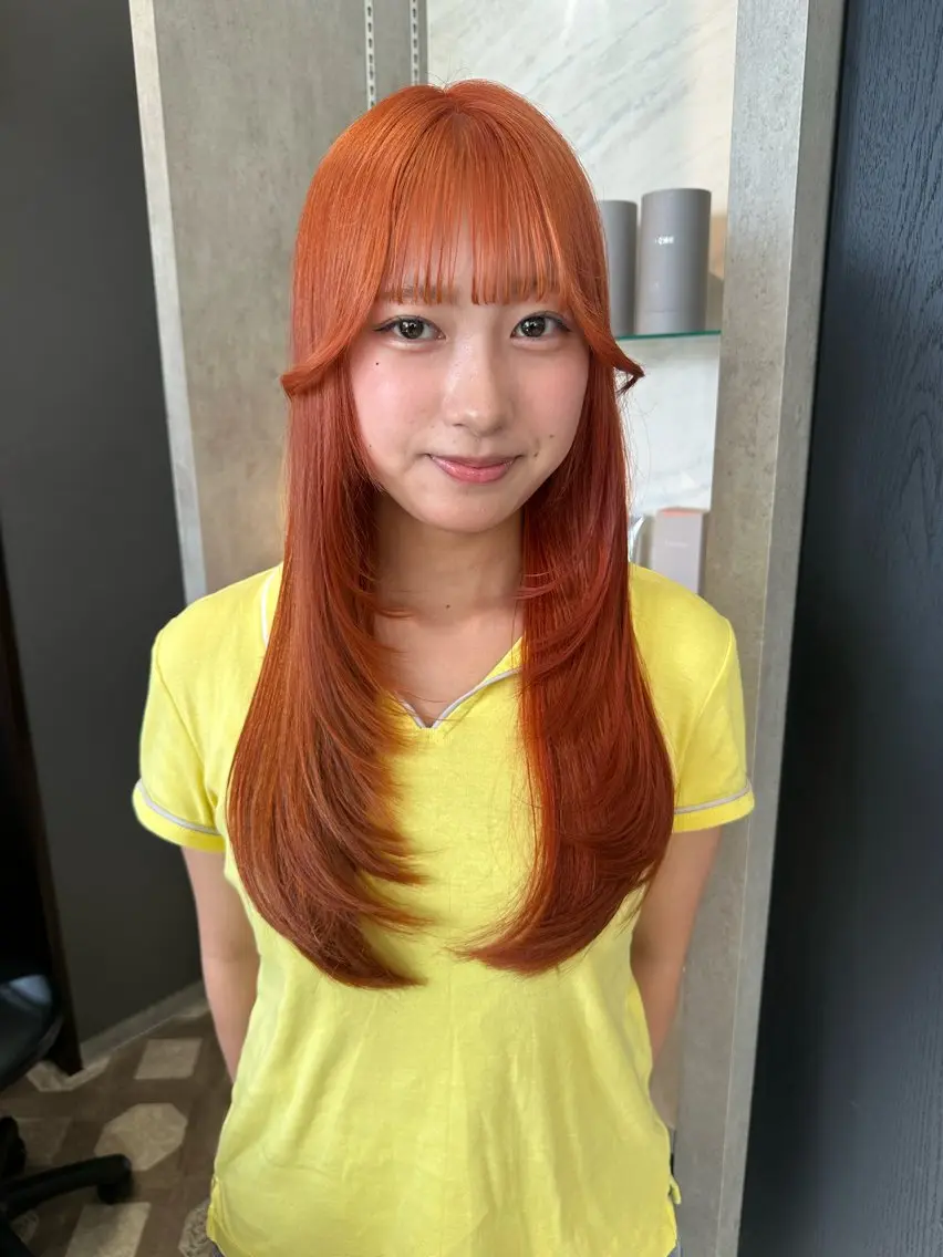 セミロング カラー ブリーチ ボルドーカラー カシス ピンクカラー 髪質改善 ヘアカラー トリートメント 天神暖色カラー レイヤー・髪質改善のヘアスタイル