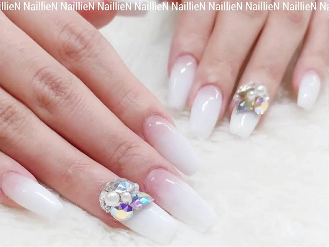 ネイル グラデーション ホワイト ハンドネイル Nail lieNのネイルデザイン