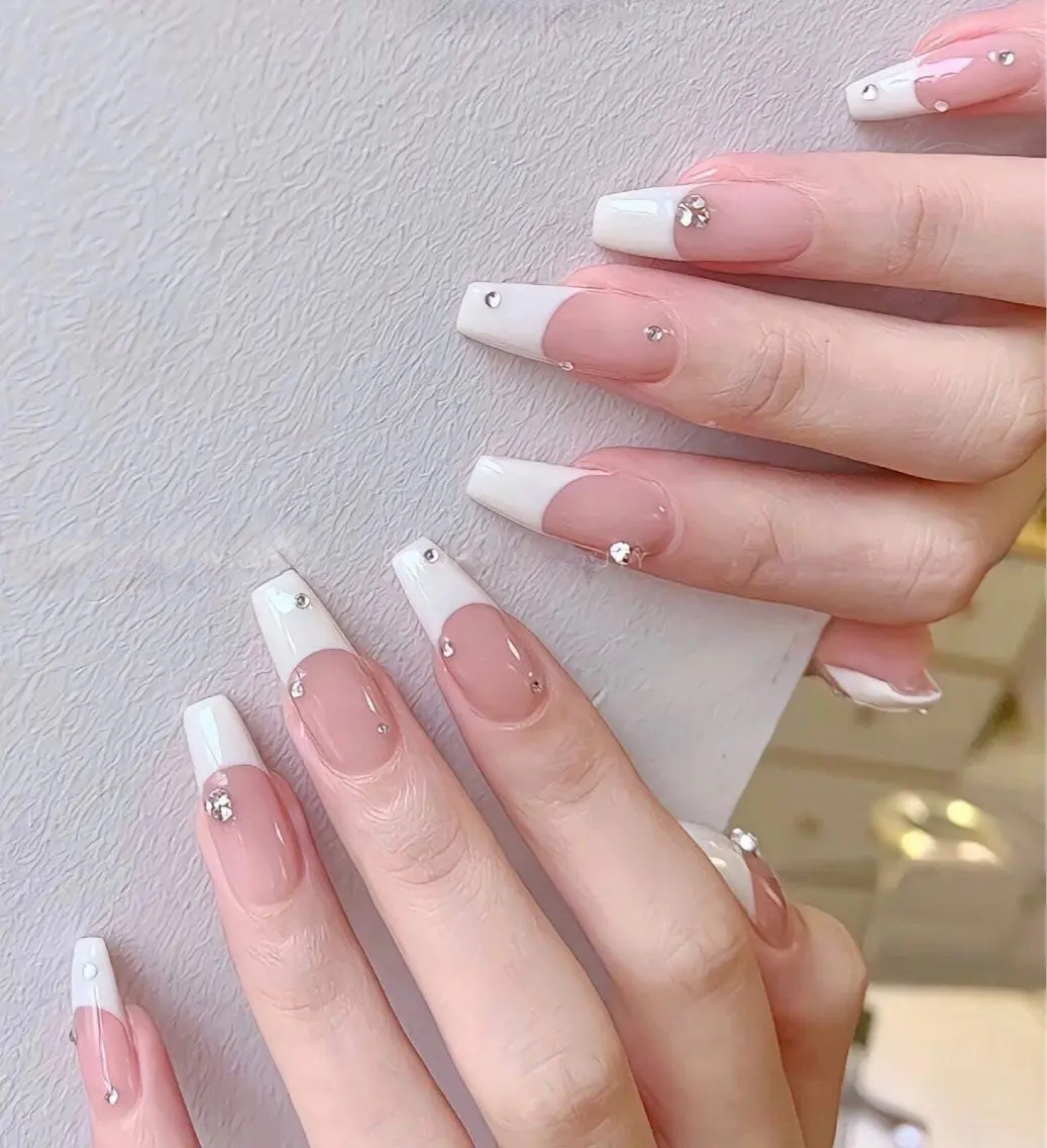 ネイル フレンチネイル ジェルネイル 韓国ネイル マグネットネイル マグネットフレンチ akina nailsのネイルデザイン