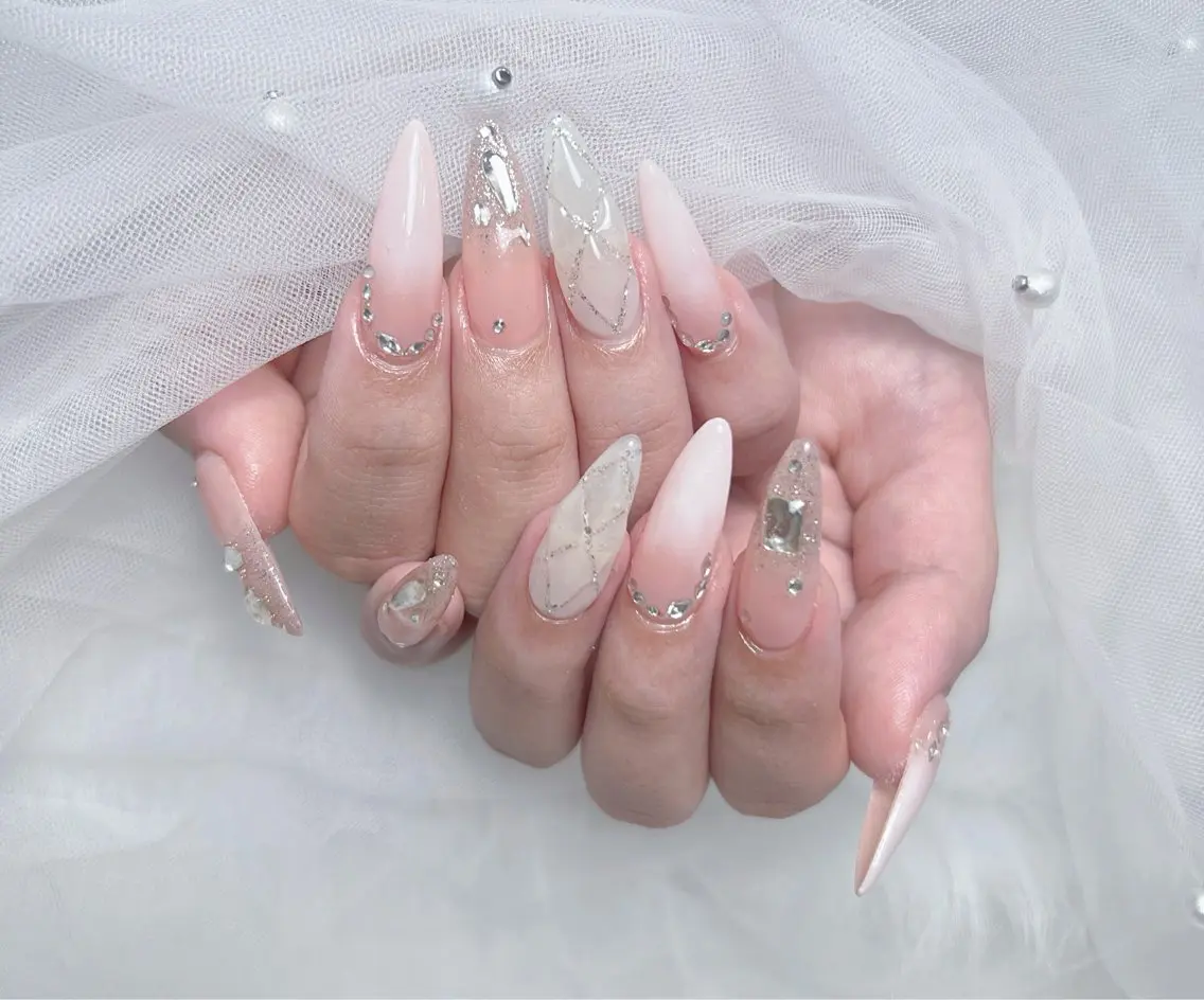 ネイル アートネイル オーロラネイル チークネイル 長さ出し フットネイル Miya _nailのネイルデザイン
