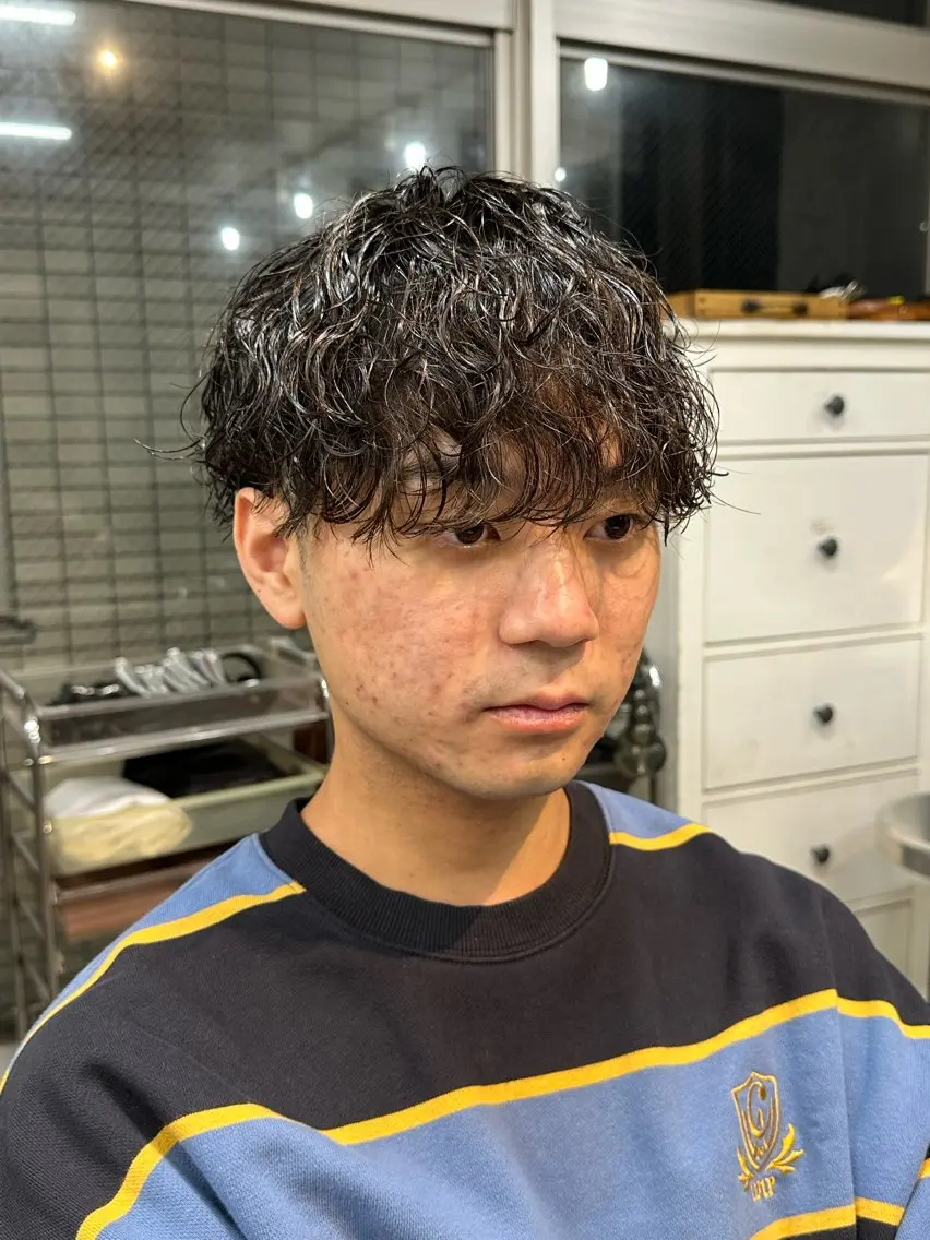 パーマ メンズ フェザーパーマ マッシュ メンズパーマ 学生（メンズ向け） メンズツイストパーマ fifth/原宿/ カットモデル/カズのヘアスタイル