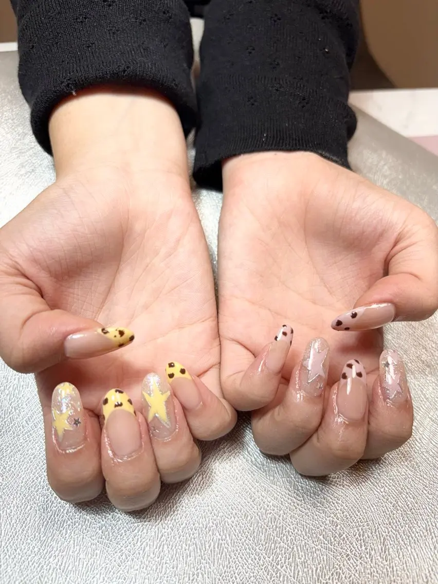 ネイル アニマル柄 長さ出し フレンチネイル ホログラムネイル キラキラネイル ハンドネイル ✨韓国✨nail salonLumieのネイルデザイン