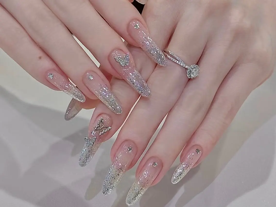 ネイル ストーンネイル ハンドネイル NARUMI nail*eyeのネイルデザイン