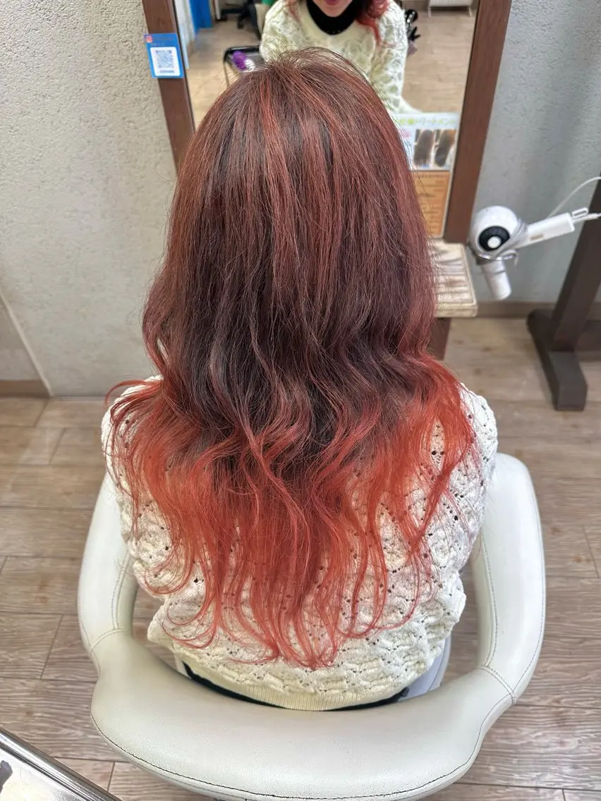 ロング カラー グラデーションカラー ヘアカラー 阿部 美咲のヘアスタイル