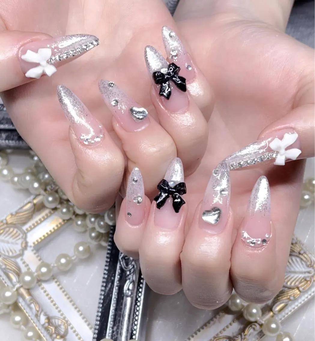 ネイル ハンドネイル Queens ciciのネイルデザイン