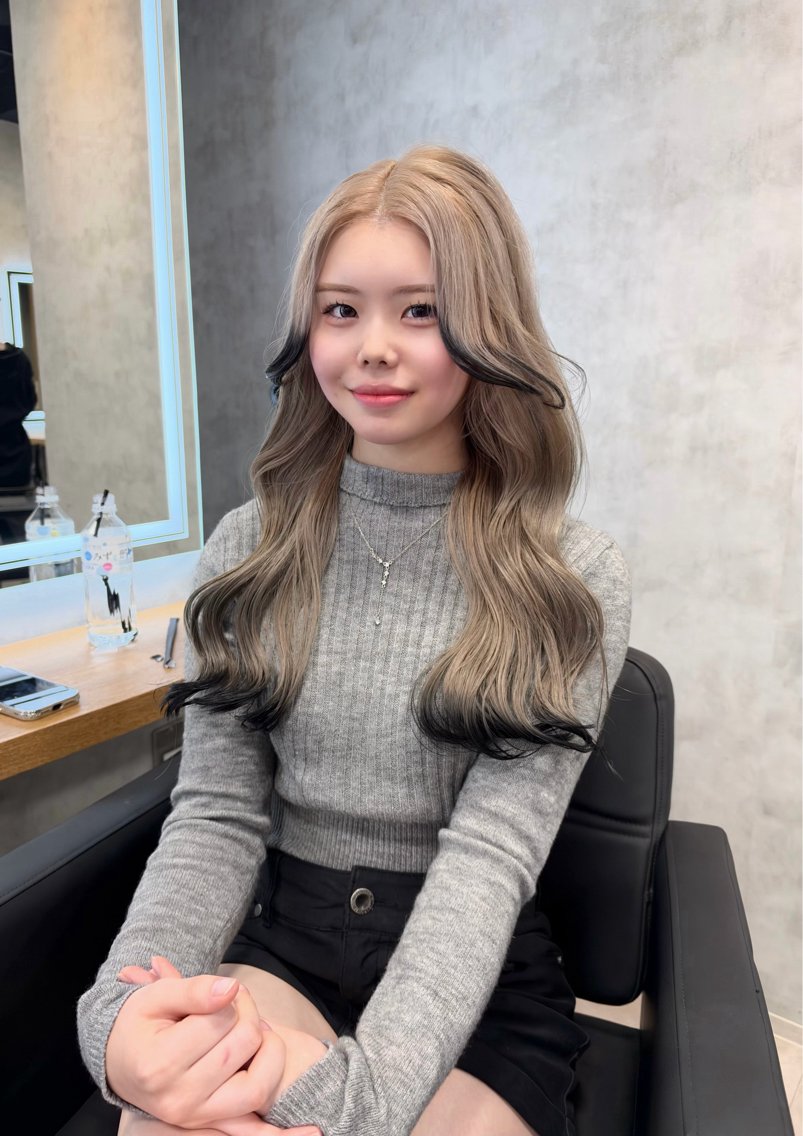 ロング カラー パーマ ヘアアレンジ カット ヘアカラー トリートメント ヘッドスパ 透明感ブリーチカラー 🌈TOMOHIROのヘアスタイル