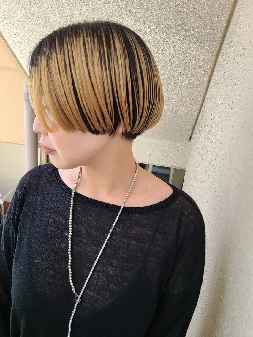ショート カラー ブリーチ ショートヘア カット ヘアカラー トリートメント 🔳髪質改善🔳 岡本陽のヘアスタイル