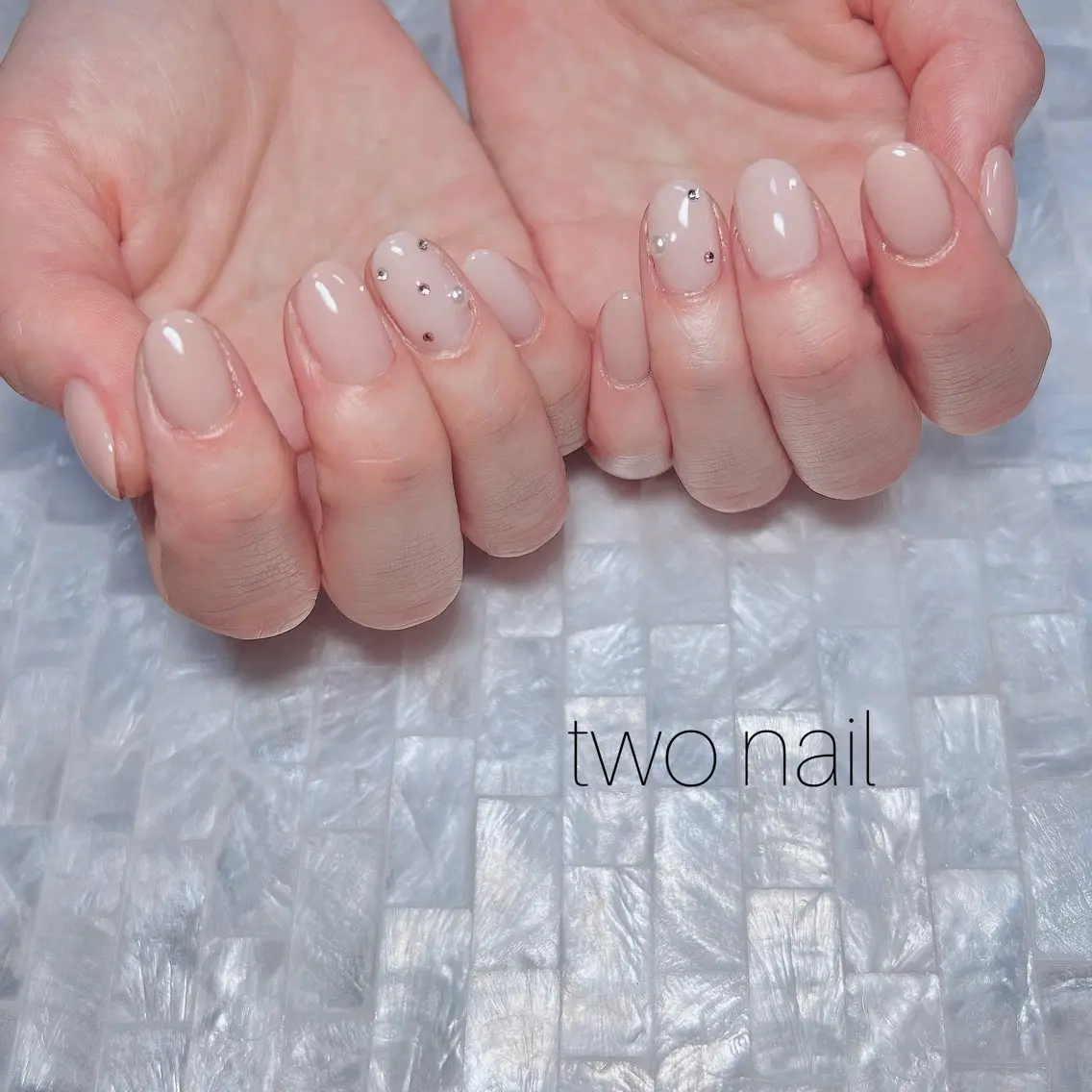 ネイル グラデーション ネイルチップ ホワイト ハンドネイル two nailのネイルデザイン
