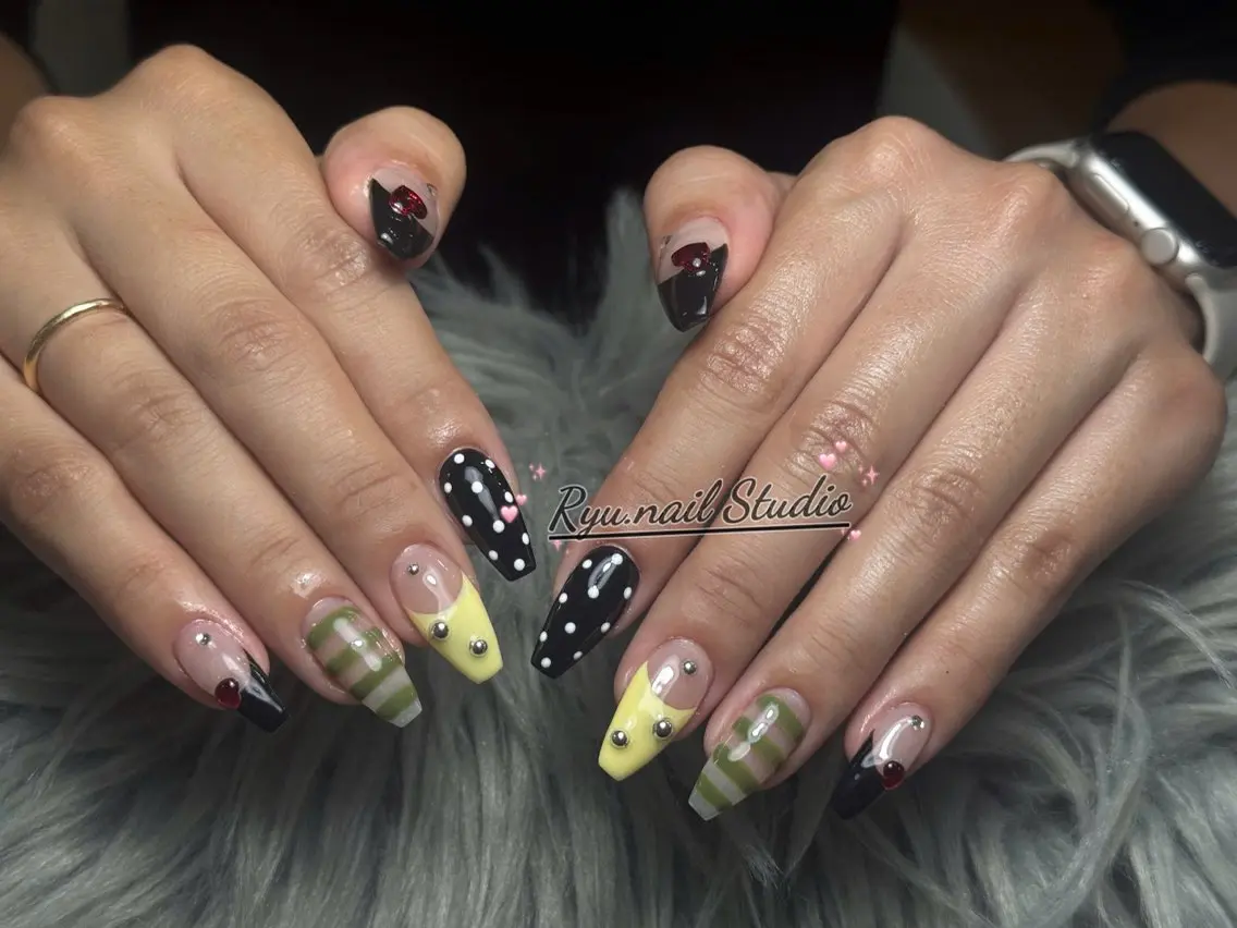 ネイル アートネイル フレンチネイル ジェルネイル キラキラネイル ニュアンスネイル ハンドネイル Ryu Nail YukiChanのネイルデザイン