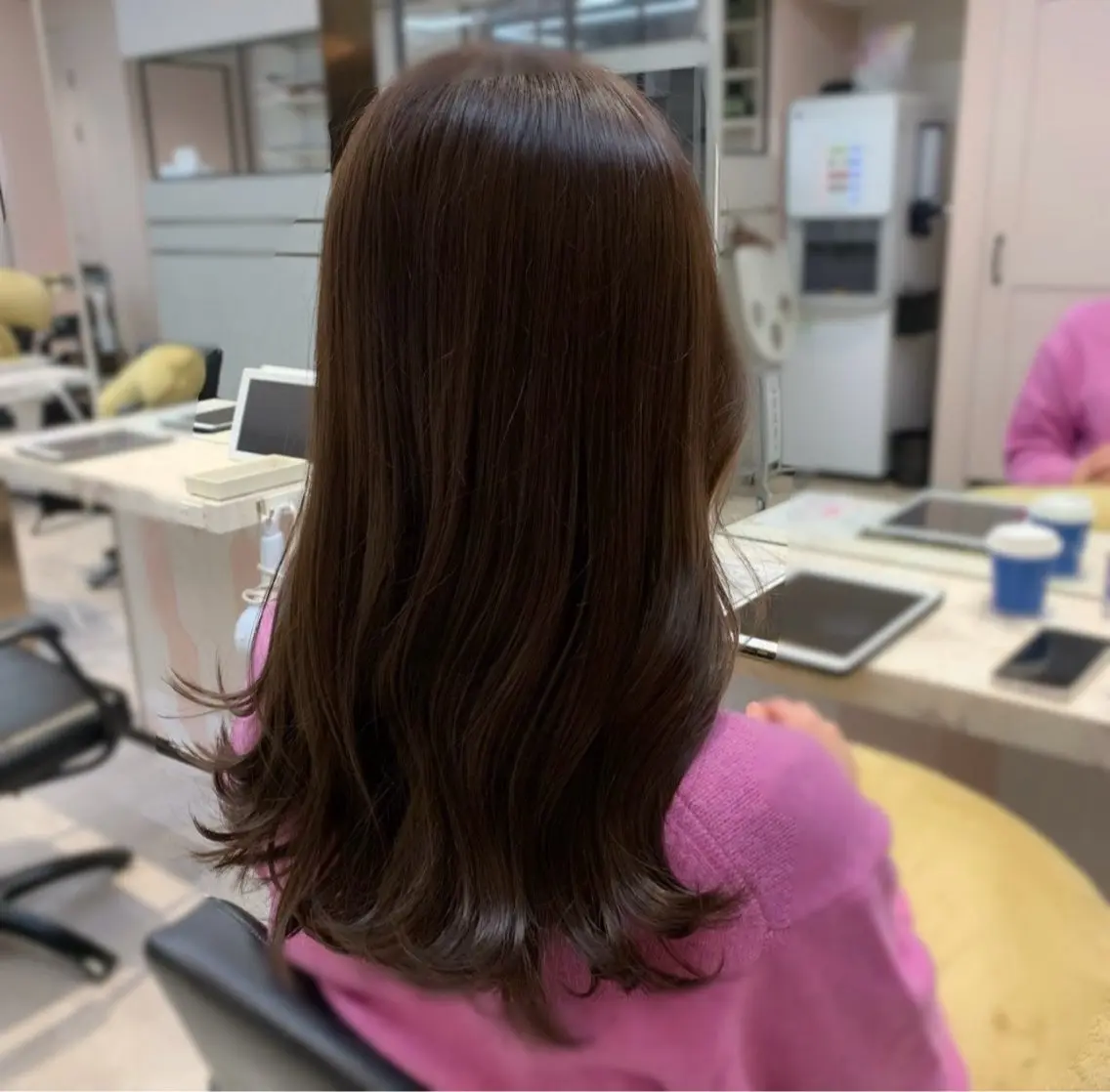 セミロング カラー イルミナカラー 🤍 Yuu🤍のヘアスタイル