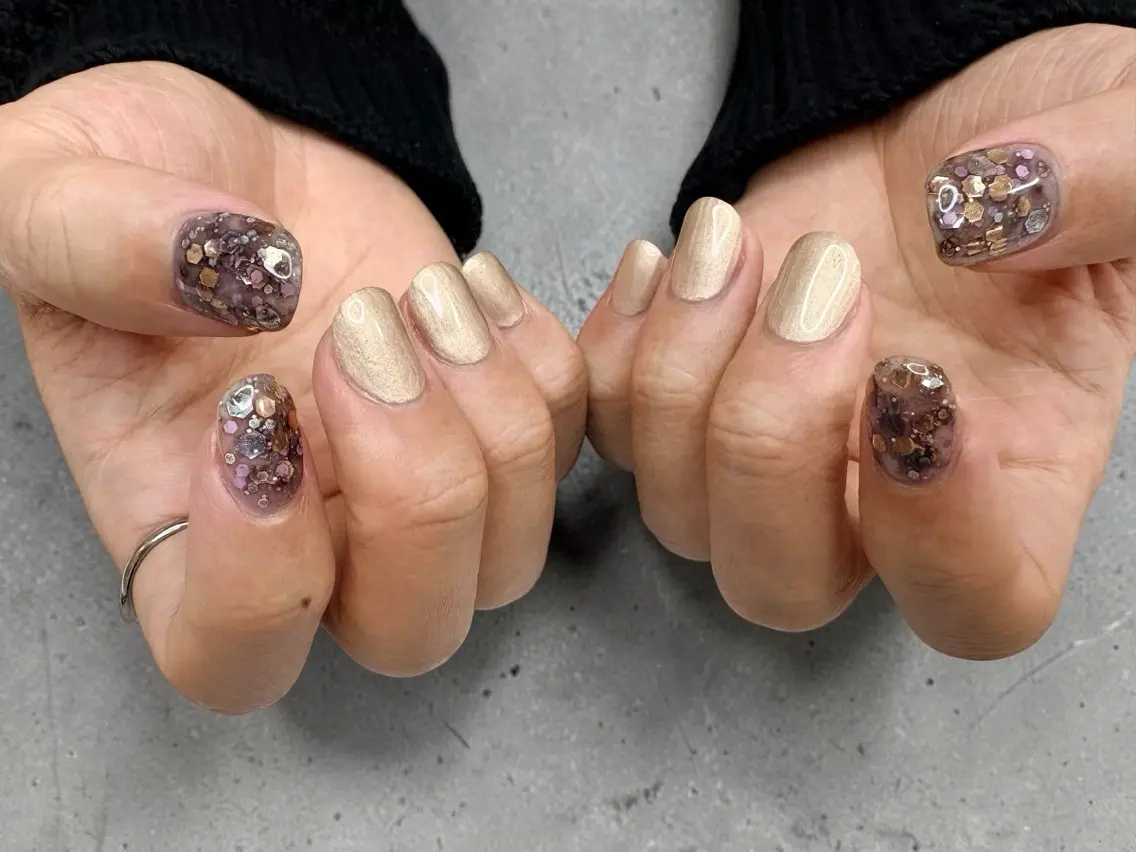 ネイル フットネイル ジェルネイル ラメ(グリッター) マグネットネイル 持ち込み ハンドネイル ハンドケア ♡Bivi♡自爪に 優しいネイルサロンのネイルデザイン