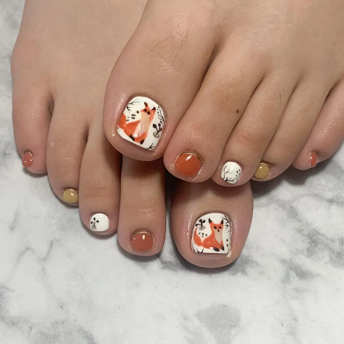 ネイル フットネイル FIORITURA aiのネイルデザイン