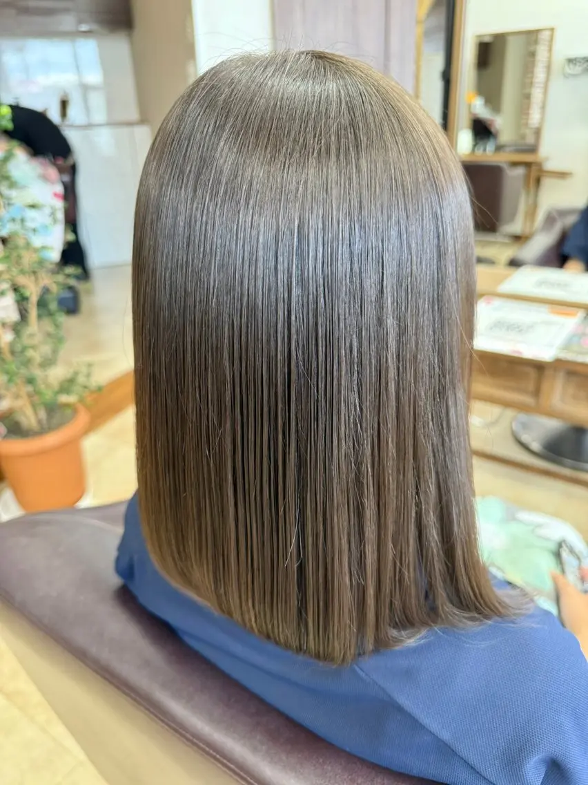 ミディアム 縮毛矯正 額田 汐莉のヘアスタイル