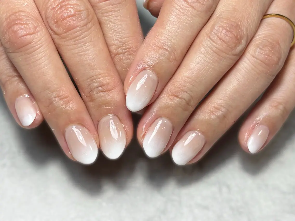 ネイル グラデーション nailsalon bellaのネイルデザイン