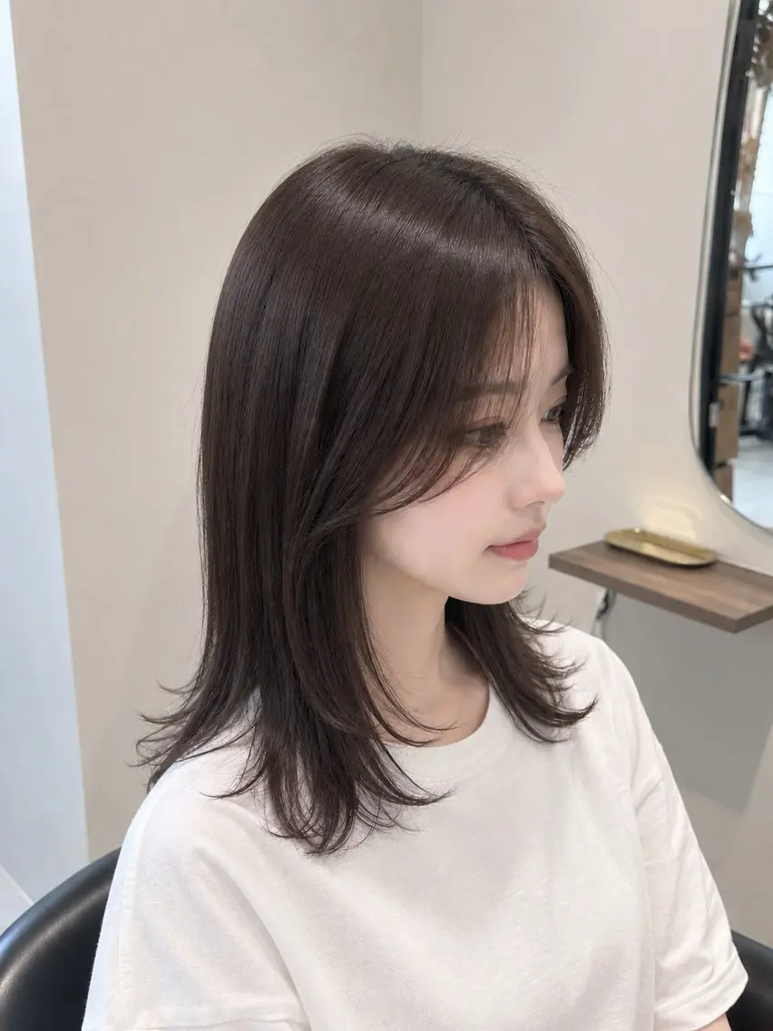 セミロング カット ヘアカラー 池谷 茉耶のヘアスタイル
