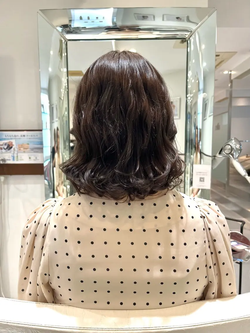 ミディアム パーマ カット パーマ トリートメント コテ巻き風パーマ 藤澤　知彌のヘアスタイル
