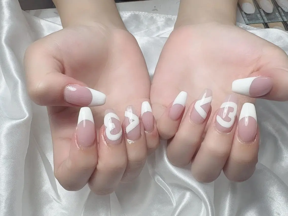 ネイル フレンチネイル 韓国ネイル 水色 マグネットネイル ニュアンスネイル ハンドネイル Hana Rose Nailのネイルデザイン