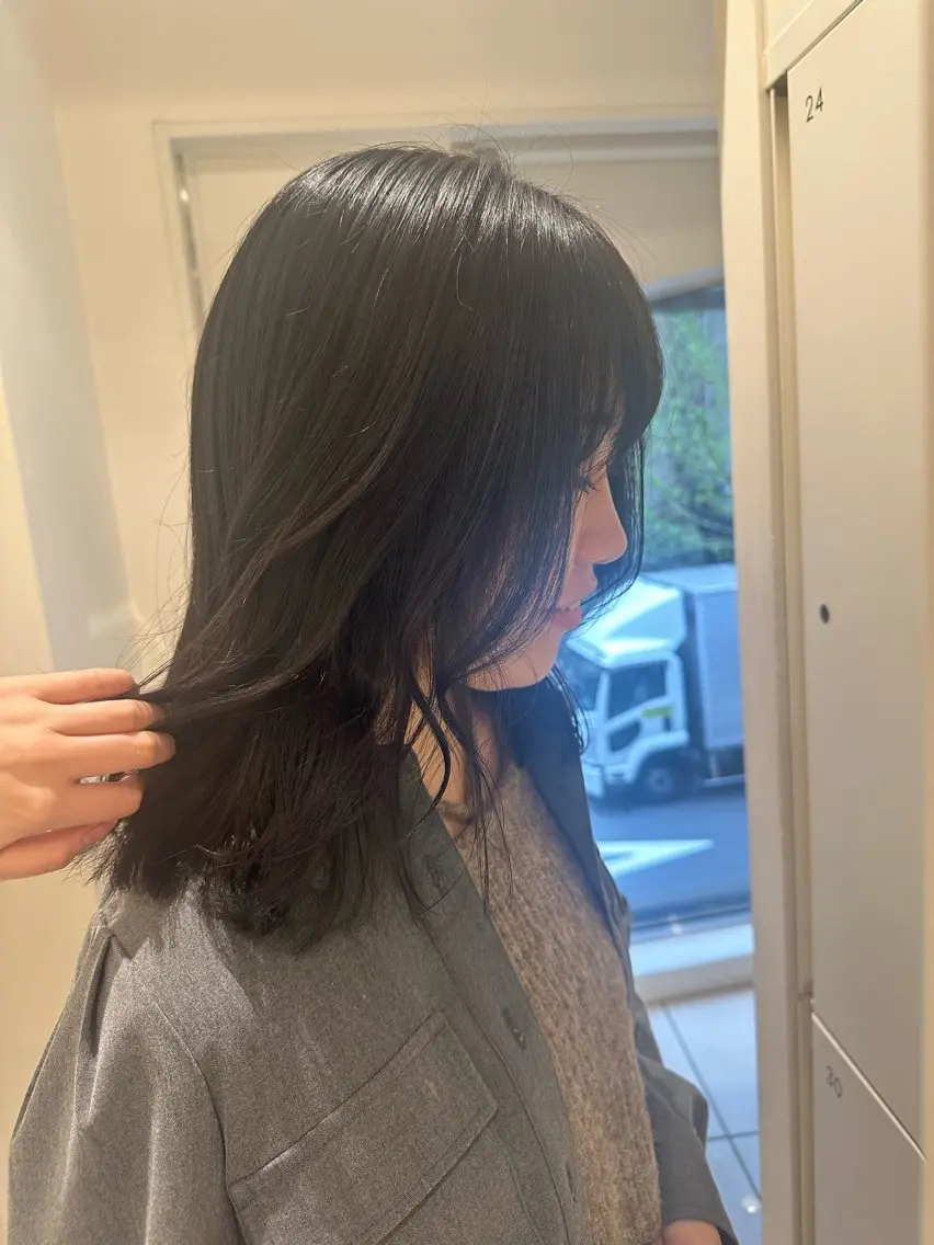 ミディアム カラー ヘアアレンジ タイトボブ個性派カラ ーAKANEのヘアスタイル