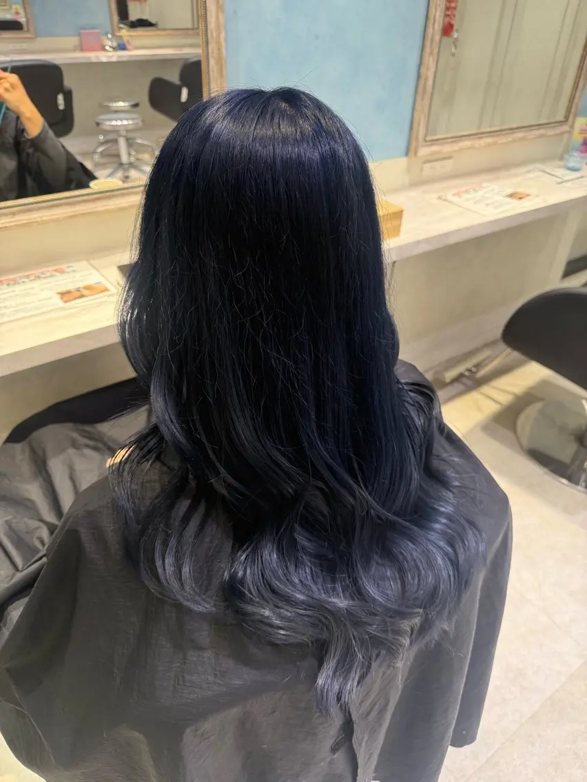 ロング カラー アッシュ ベージュカラー ブリーチ ブルーカラー 透明感カラー ヘアカラー ハイトーン/ブリーチ 💙みずき💙のヘアスタイル
