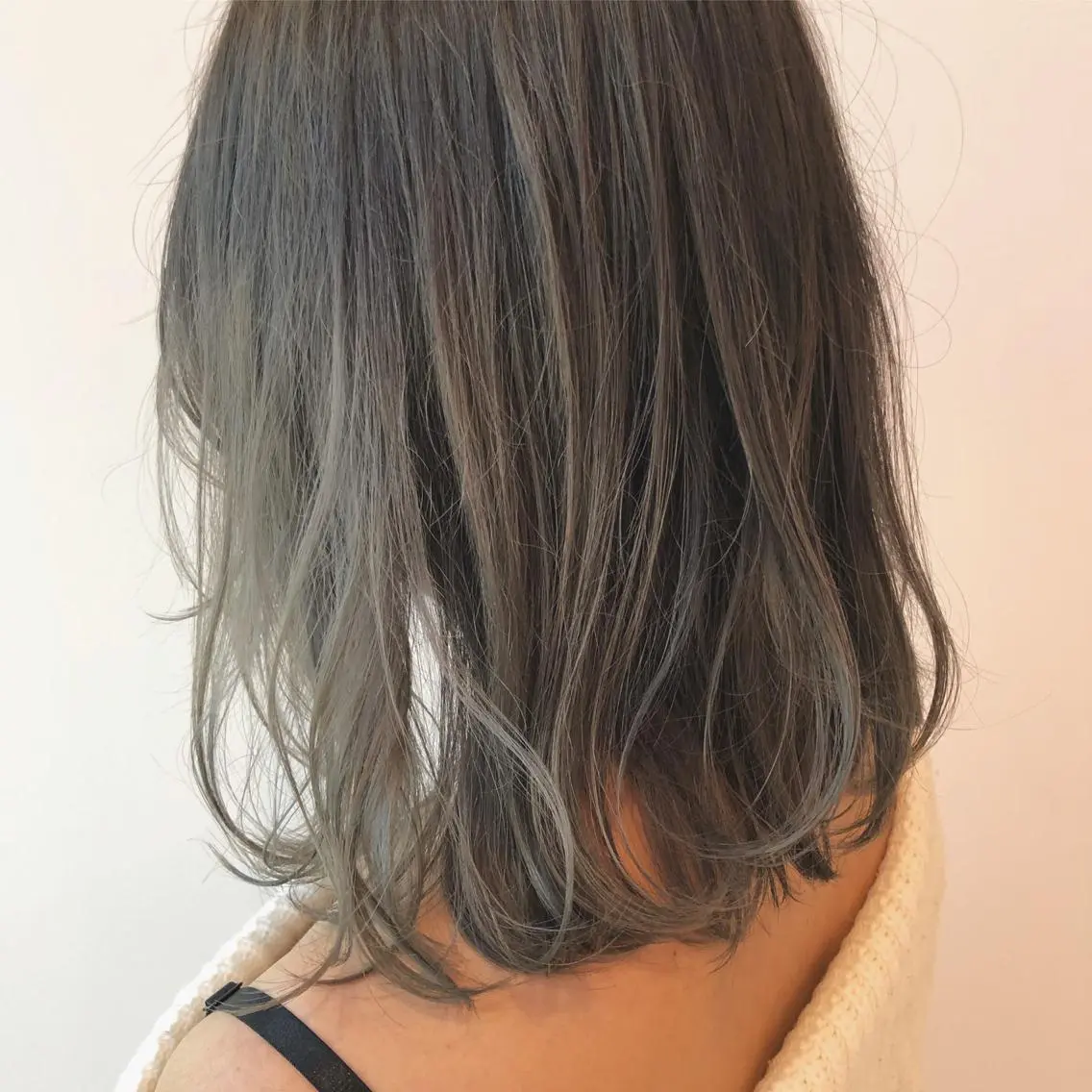 セミロング カラー ブリーチ グラデーションカラー ヤマモト マイのヘアスタイル