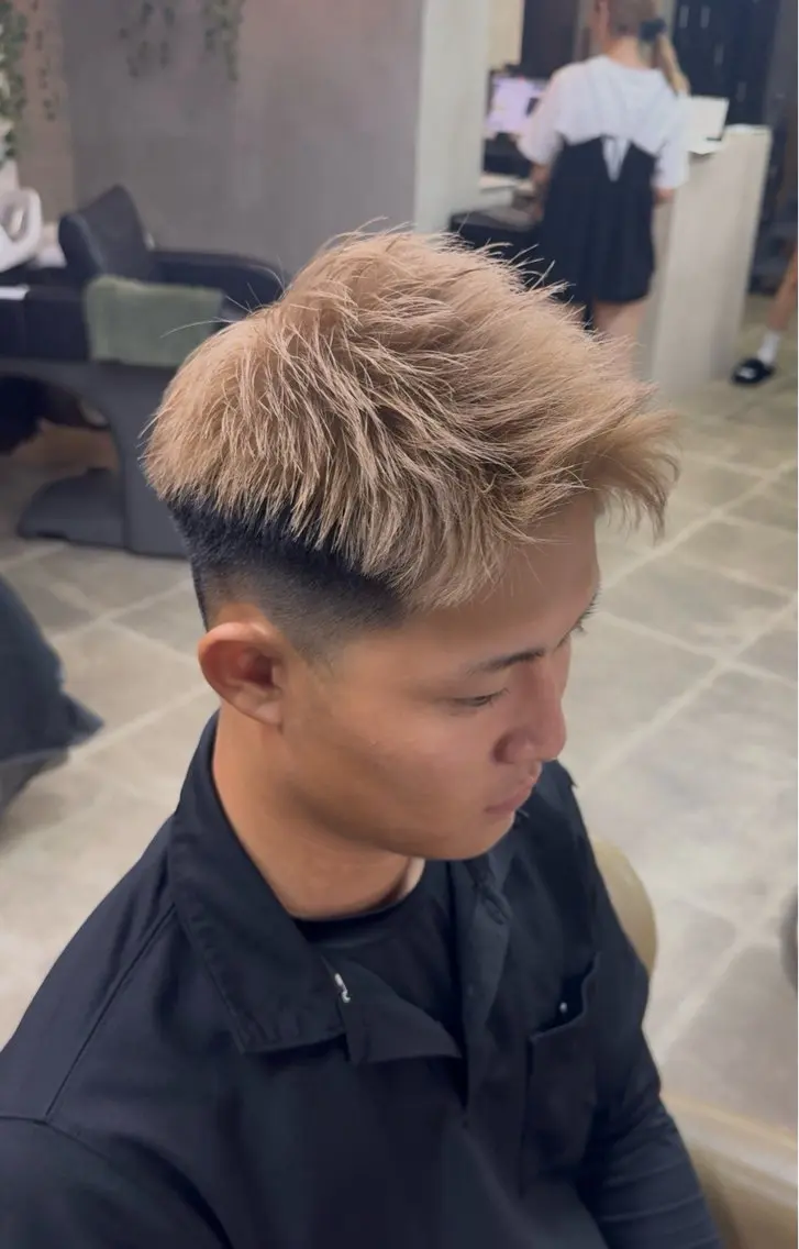 カラー ベージュカラー ブリーチ ミルクティーベージュ Blast raiaのヘアスタイル