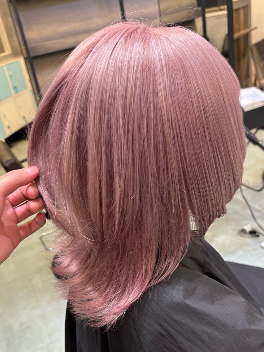 ショート Saki🤡池袋 ブリーチカラーのヘアスタイル