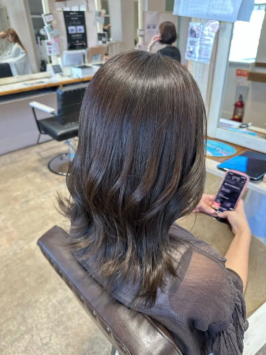 カラー ブラウンカラー オリーブブラウン ヘアカラー 東浦　髪質改善カラー 透明感カラーのヘアスタイル