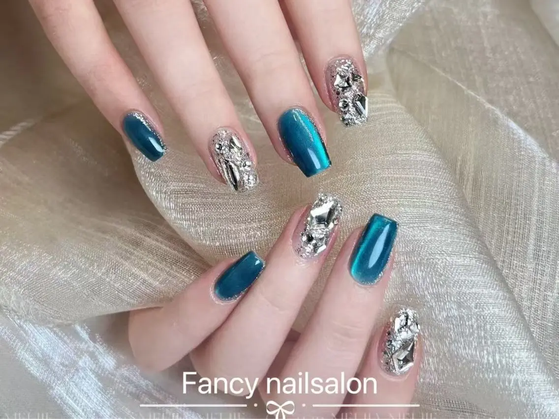 ネイル チークネイル フットネイル グラデーション 韓国ネイル ニュアンスネイル Fancyネイル サロン練馬店のネイルデザイン