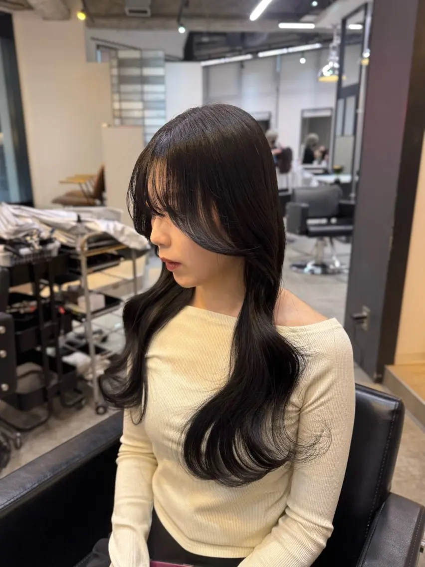 ロング カラー カット ヘアカラー トリートメント 韓国ヘア🇰🇷 YUKINAのヘアスタイル
