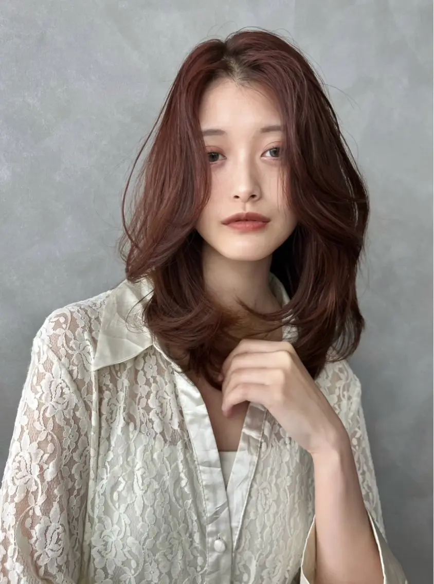 ロング カラー ブラウンカラー 透明感カラー くびれヘア 顔まわりレイヤー 韓国風ヘア 沢田 杏佳のヘアスタイル