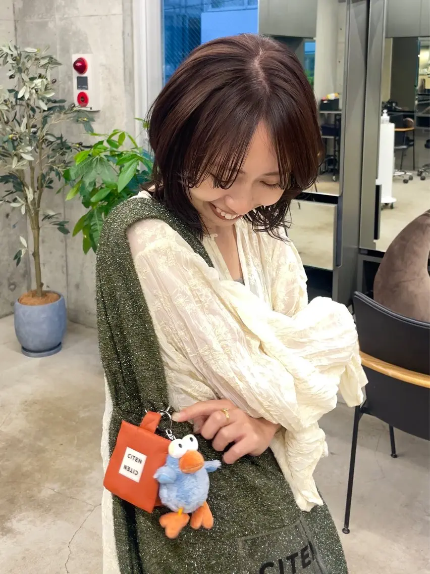 ミディアム カット ヘアカラー トリートメント 【ブリーチ1回】 薬剤ヲタクひろのヘアスタイル