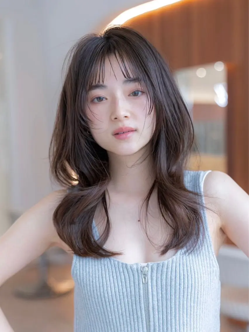 セミロング くびれヘア 顔まわりレイヤー 顔周りカット レイヤーカット 似合わせカット カット ヘアカラー トリートメント レイヤー似合わせ 透明感カラーりきやのヘアスタイル