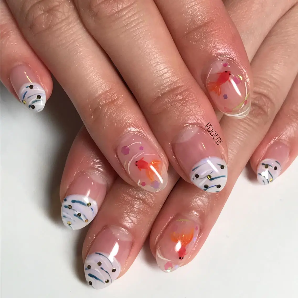 ネイル フレンチネイル ハンドネイル VOGUE ×SWANのネイルデザイン