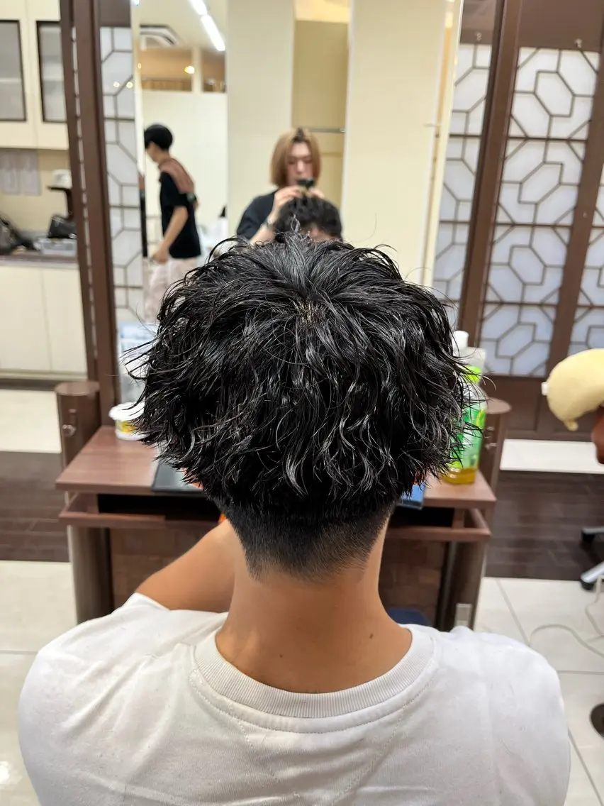 ショート パーマ メンズ マッシュ メンズパーマ ツイストスパイラルパーマ 刈り上げ スパイラルパーマ 🧊メンズ特化🧊 高木航希のヘアスタイル