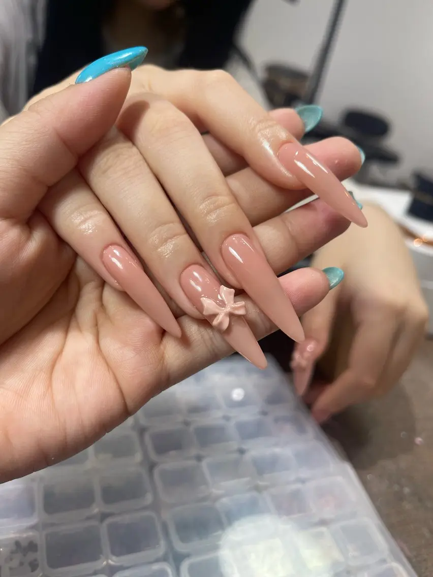 ネイル グラデーション ラメ(グリッター) マグネットネイル ミラーネイル ニュアンスネイル ハンドネイル Lumi de nailsのネイルデザイン