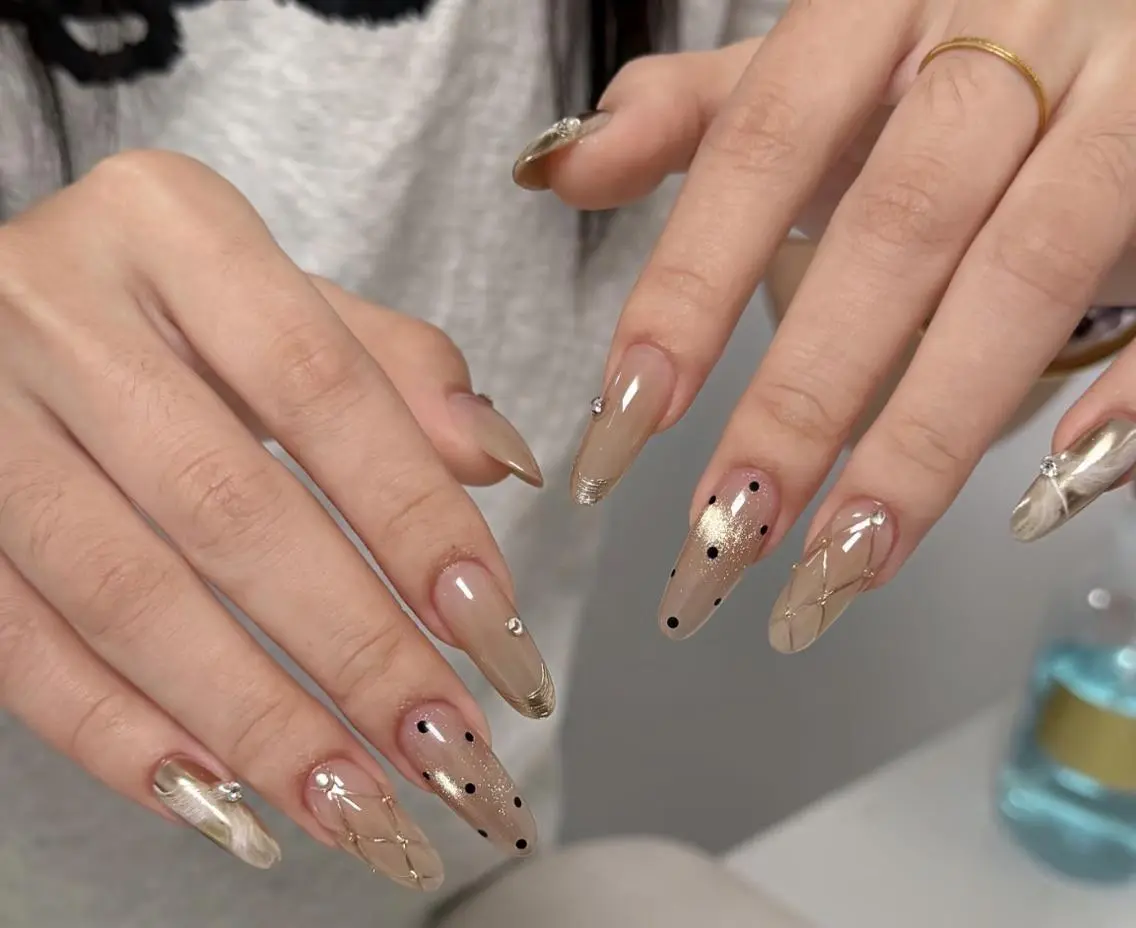 ネイル ハンドネイル エリ🫧 nail池袋東口のネイルデザイン