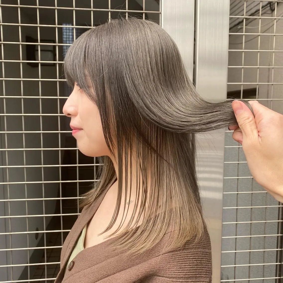 ロング カラー インナーカラー レイヤーカット/ 前髪顔周りカットのヘアスタイル