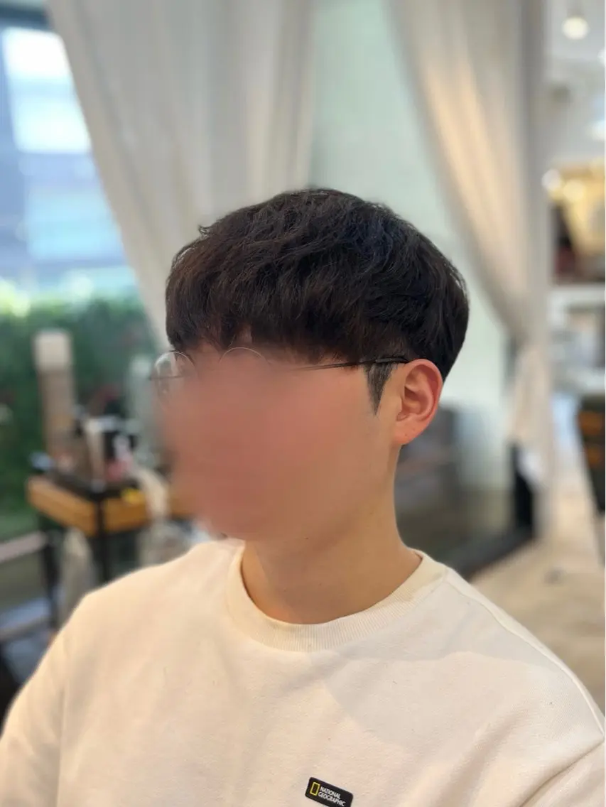 メンズ HEALHAIR 堀江店のヘアスタイル