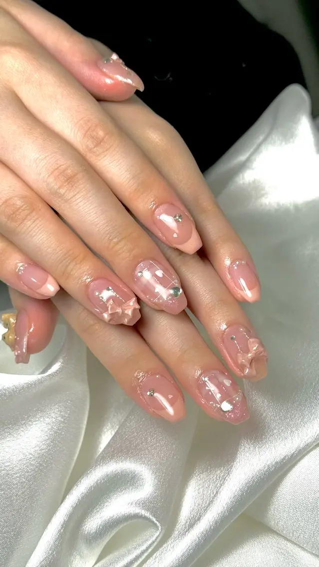 ネイル ハンドネイル ルシイ🎀新宿長さ 出しパーツ専門店のネイルデザイン