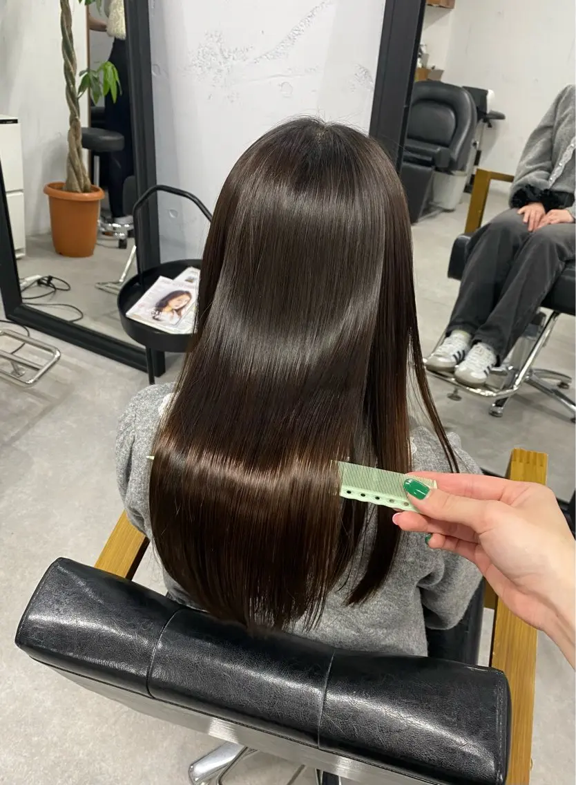 セミロング カット 縮毛矯正 トリートメント 太田 すず香のヘアスタイル