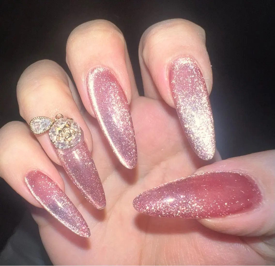 ハンドネイル bijou nails 蓮のネイルデザイン