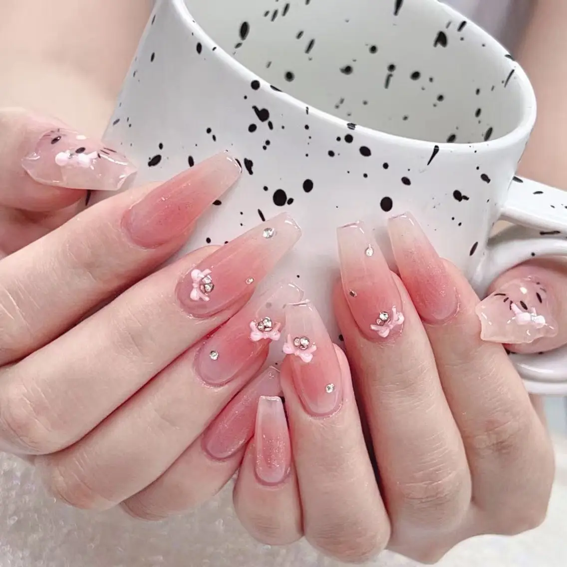 ネイル ハンドネイル Queens テイのネイルデザイン