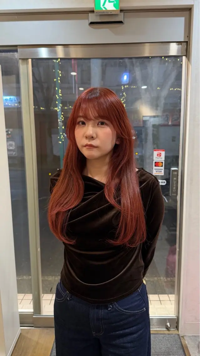 ロング ヘアカラー 松本 羅華のヘアスタイル