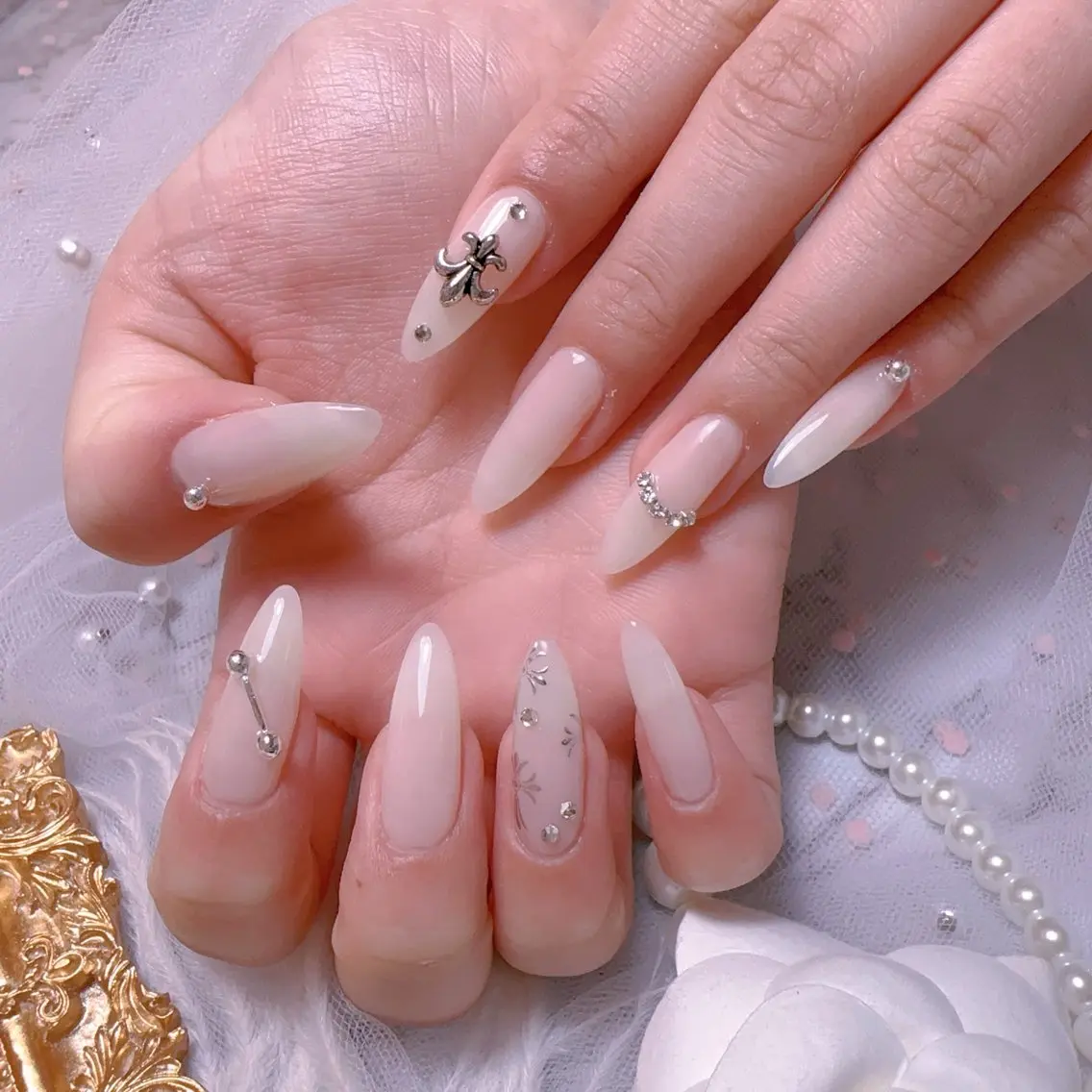 ネイル オーロラネイル フットネイル 韓国ネイル ラメ(グリッター) ラメグラデーション ハンドネイル Belle nail salon 新小岩のネイルデザイン