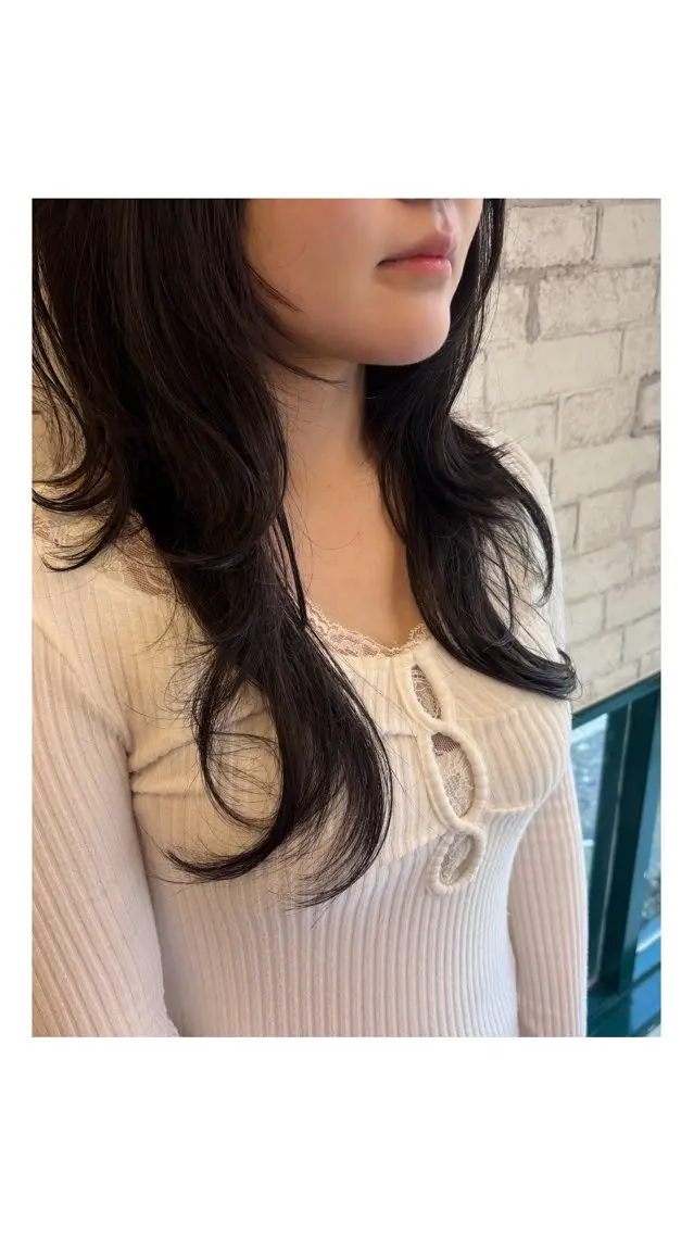 ロング レイヤーカット カット 荒川 鈴菜のヘアスタイル