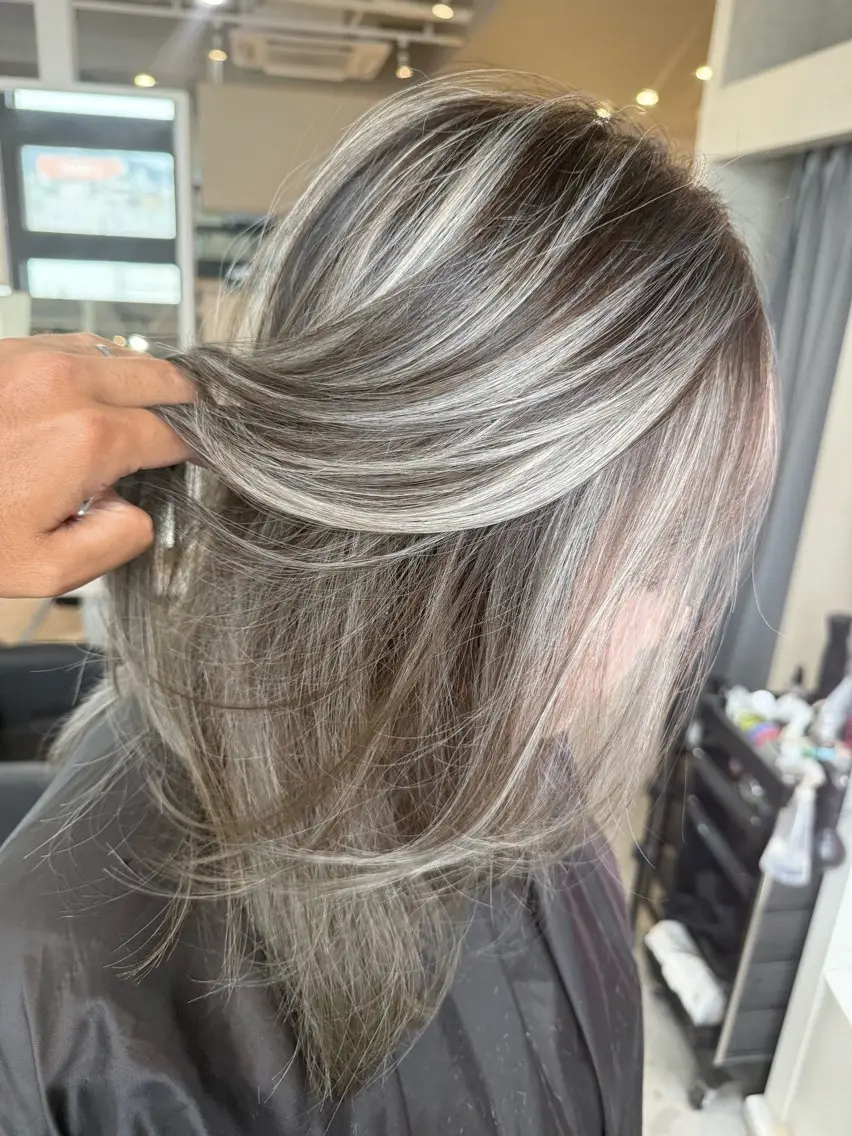 ミディアム カラー ヘアカラー トリートメント 井上 一平のヘアスタイル