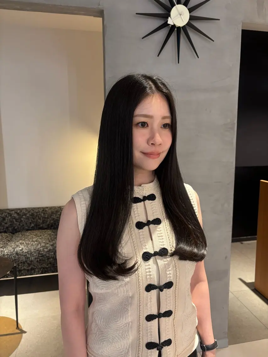 ロング カット KAREN（ému） 伏見/カットモデルのヘアスタイル
