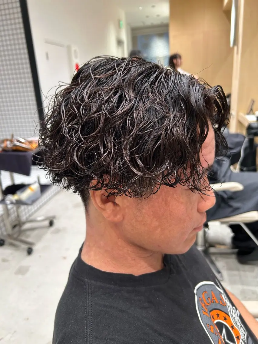 パーマ メンズ フェードカット メンズパーマ 波巻きパーマ カット パーマ 🐲ツイスパ🐲 フェード/龍のヘアスタイル