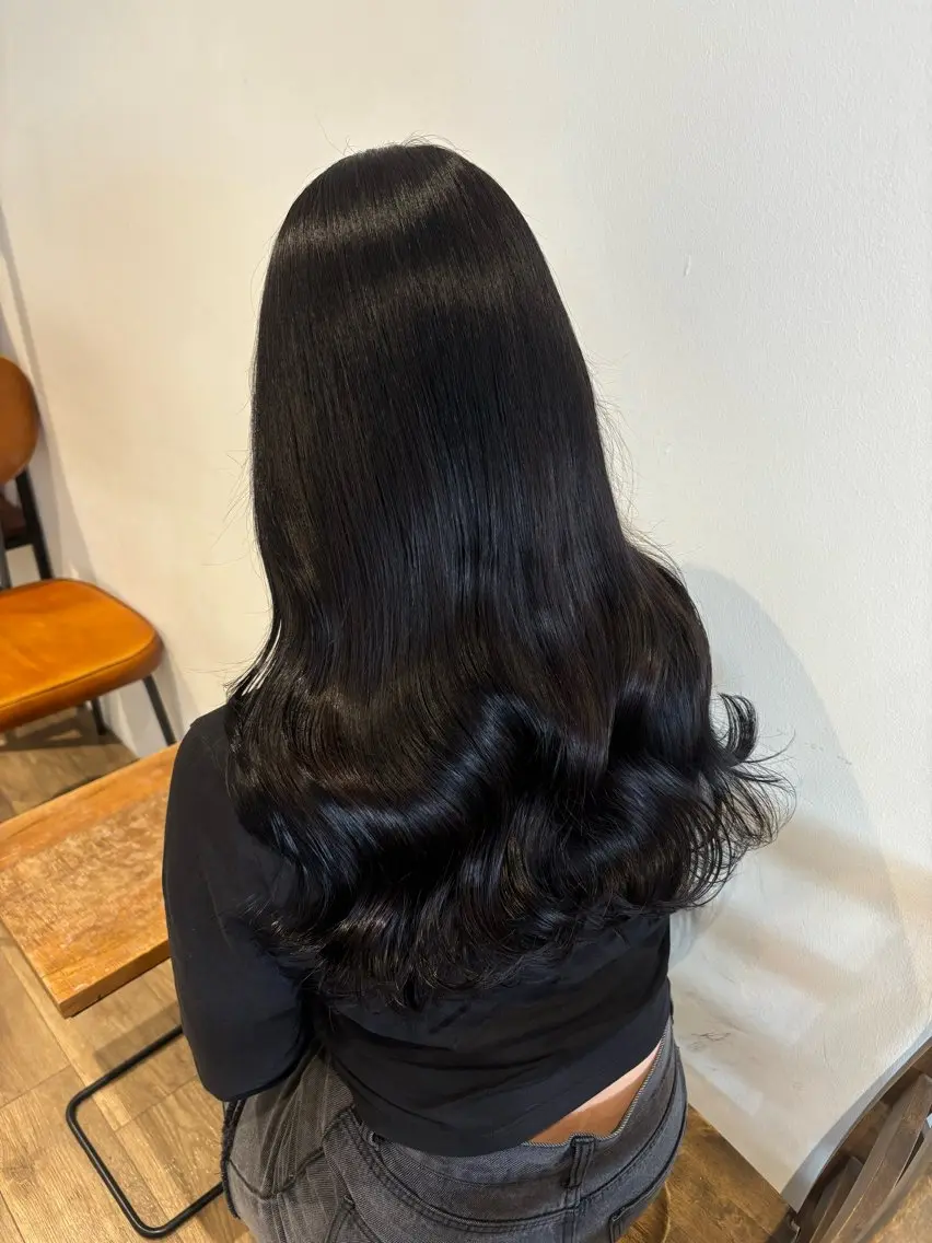 ロング カラー 黒髪 ラベンダーカラー 𝑴𝒊𝒌𝒖💝 透明感モテカラーのヘアスタイル